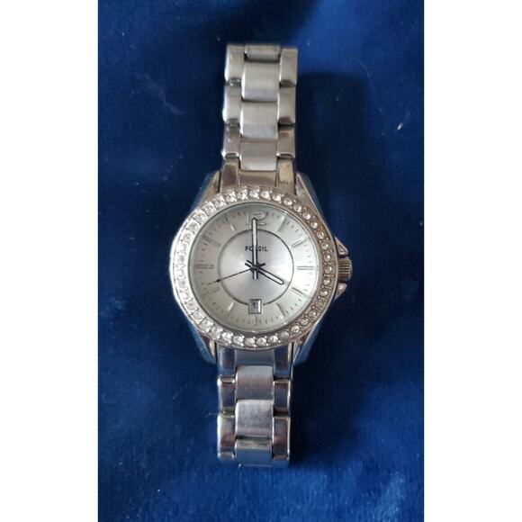 Fossil Watch Women Silver Tone Round White Dial Date Needs Battery 7" Wrist - Picture 1 of 6